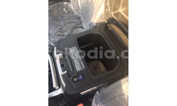 Acheter Import Voiture Toyota Land Cruiser Noir à Import - Dubai, Diana Acheter Import Voiture Toyota Land Cruiser Noir à Import - Dubai, Diana