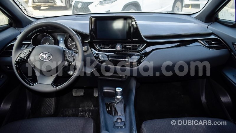 Big with watermark toyota c hr diana import dubai 4440