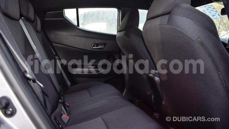 Big with watermark toyota c hr diana import dubai 4440