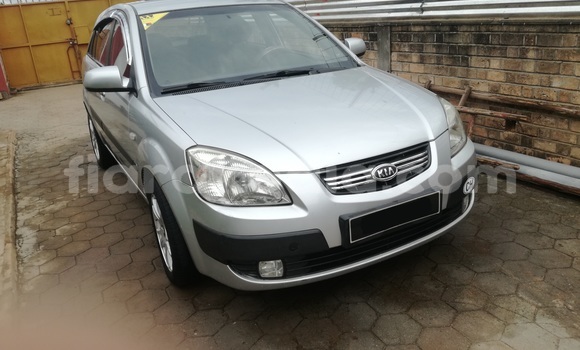Buy Used Kia Pride Silver Car in Antananarivo in Analamanga Buy Used Kia Pride Silver Car in Antananarivo in Analamanga