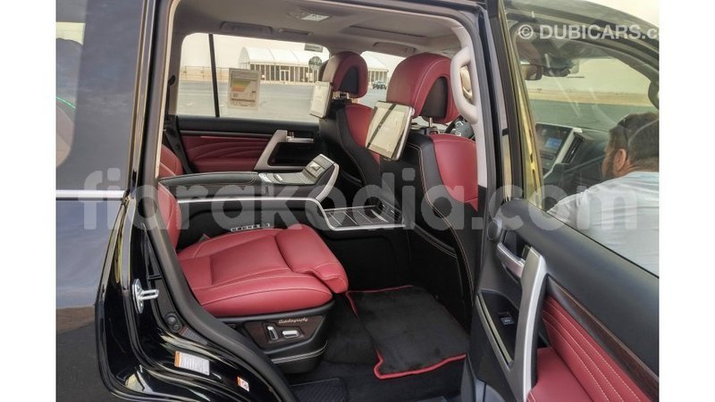 Big with watermark toyota land cruiser diana import dubai 4447