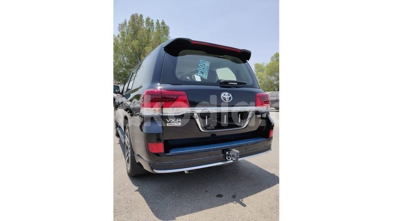 Big with watermark toyota land cruiser diana import dubai 4447