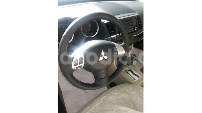 Big with watermark mitsubishi l200 diana import dubai 4456