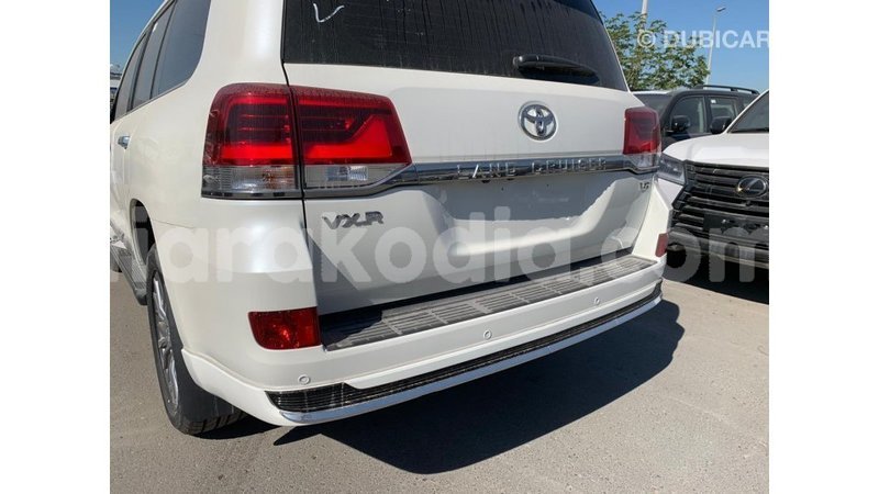 Big with watermark toyota land cruiser diana import dubai 4459