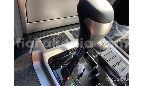 Hividy Toyota Land Cruiser fotsy Car in Import - Dubai in Diana Hividy Toyota Land Cruiser fotsy Car in Import - Dubai in Diana