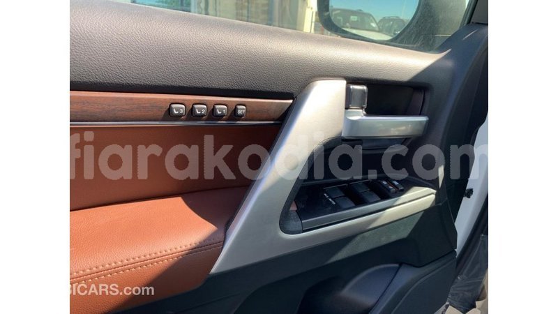 Big with watermark toyota land cruiser diana import dubai 4459