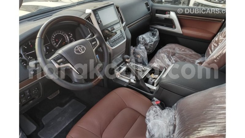 Big with watermark toyota land cruiser diana import dubai 4460