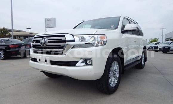 Acheter Occasion Voiture Toyota Land Cruiser Blanc à Ambovombe, Androy Acheter Occasion Voiture Toyota Land Cruiser Blanc à Ambovombe, Androy