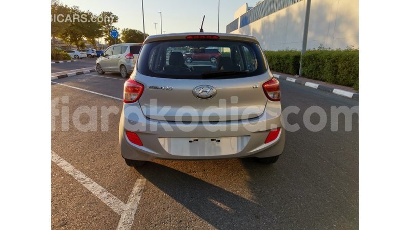 Big with watermark hyundai i10 diana import dubai 4471