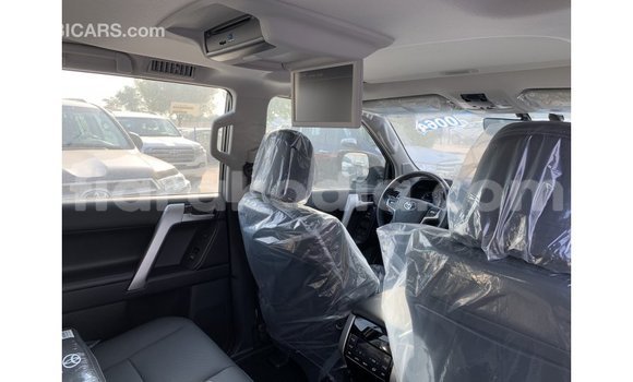 Acheter Import Voiture Toyota Prado Noir à Import - Dubai, Diana Acheter Import Voiture Toyota Prado Noir à Import - Dubai, Diana