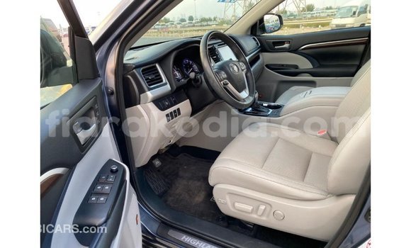 Buy Import Toyota Highlander Blue Car in Import - Dubai in Diana Buy Import Toyota Highlander Blue Car in Import - Dubai in Diana
