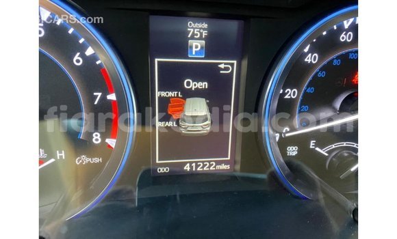 Acheter Import Voiture Toyota Highlander Vert à Import - Dubai, Diana Acheter Import Voiture Toyota Highlander Vert à Import - Dubai, Diana