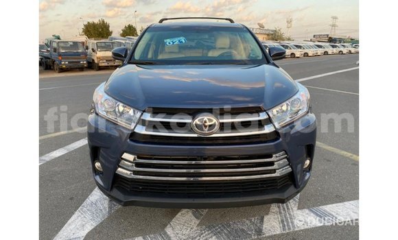 Acheter Import Voiture Toyota Highlander Bleu à Import - Dubai, Diana Acheter Import Voiture Toyota Highlander Bleu à Import - Dubai, Diana