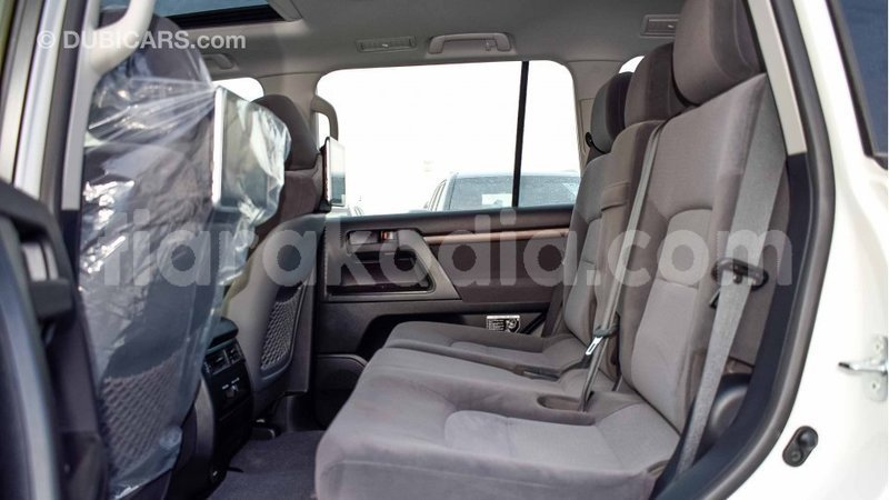 Big with watermark toyota land cruiser diana import dubai 4488