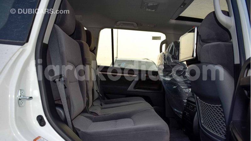 Big with watermark toyota land cruiser diana import dubai 4488