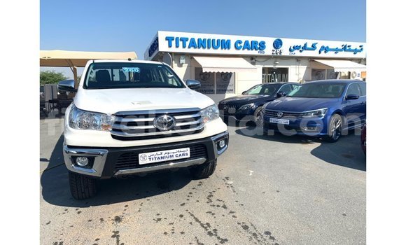 Hividy Toyota Hilux fotsy Car in Import - Dubai in Diana Hividy Toyota Hilux fotsy Car in Import - Dubai in Diana