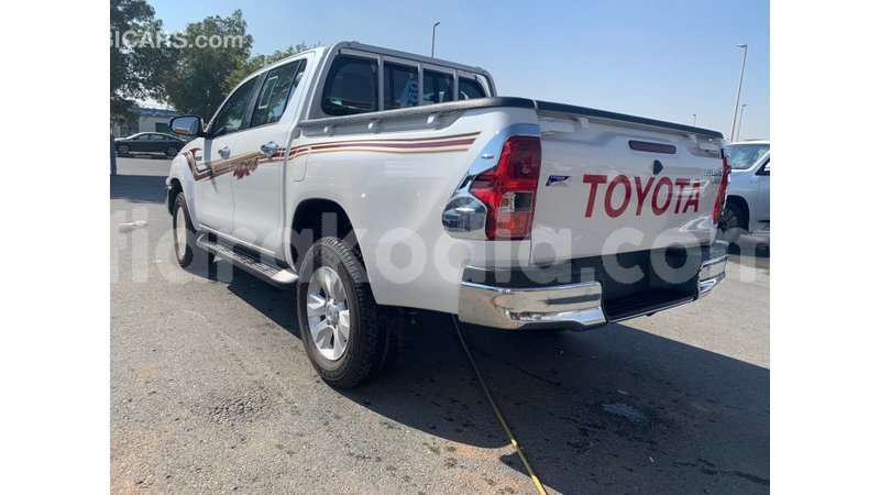 Big with watermark toyota hilux diana import dubai 4490