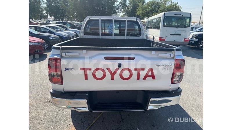 Big with watermark toyota hilux diana import dubai 4490