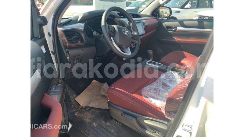 Big with watermark toyota hilux diana import dubai 4490