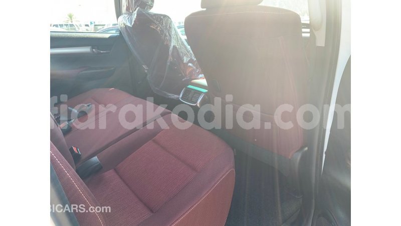 Big with watermark toyota hilux diana import dubai 4490