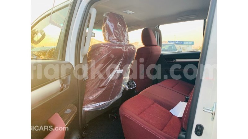 Big with watermark toyota hilux diana import dubai 4490