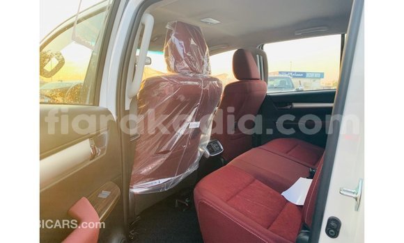 Hividy Toyota Hilux fotsy Car in Import - Dubai in Diana Hividy Toyota Hilux fotsy Car in Import - Dubai in Diana