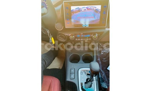 Hividy Toyota Hilux fotsy Car in Import - Dubai in Diana Hividy Toyota Hilux fotsy Car in Import - Dubai in Diana