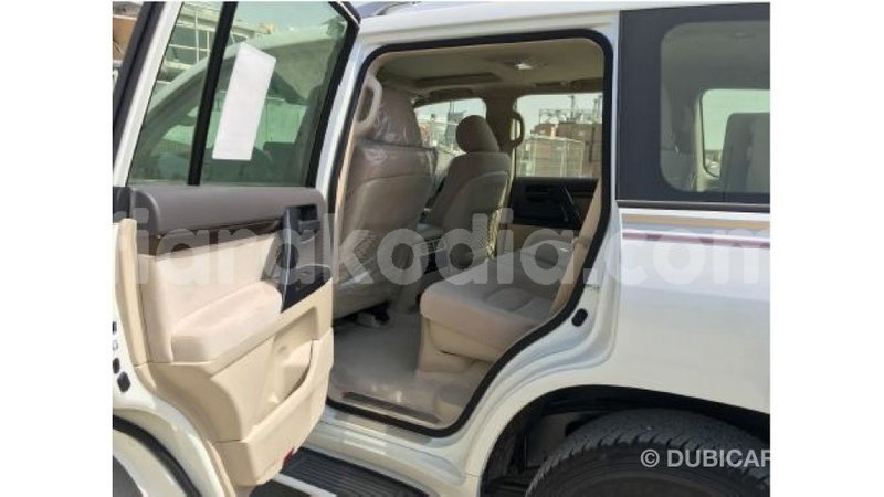 Big with watermark toyota land cruiser diana import dubai 4494