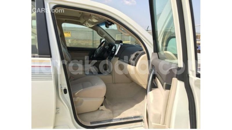 Big with watermark toyota land cruiser diana import dubai 4494