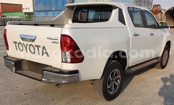 Acheter Import Voiture Toyota Hilux Blanc à Import - Dubai, Diana Acheter Import Voiture Toyota Hilux Blanc à Import - Dubai, Diana