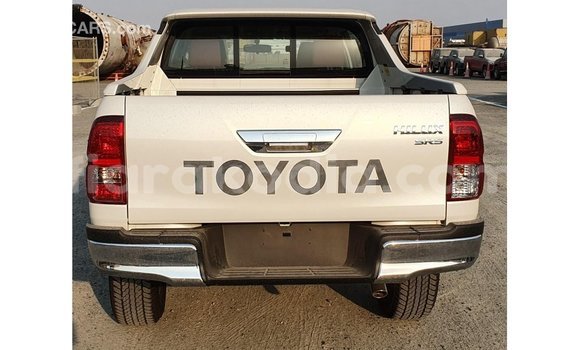 Acheter Import Voiture Toyota Hilux Blanc à Import - Dubai, Diana Acheter Import Voiture Toyota Hilux Blanc à Import - Dubai, Diana