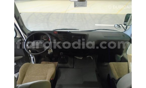 Acheter Import Voiture Abarth 595 Blanc à Import - Dubai, Diana Acheter Import Voiture Abarth 595 Blanc à Import - Dubai, Diana