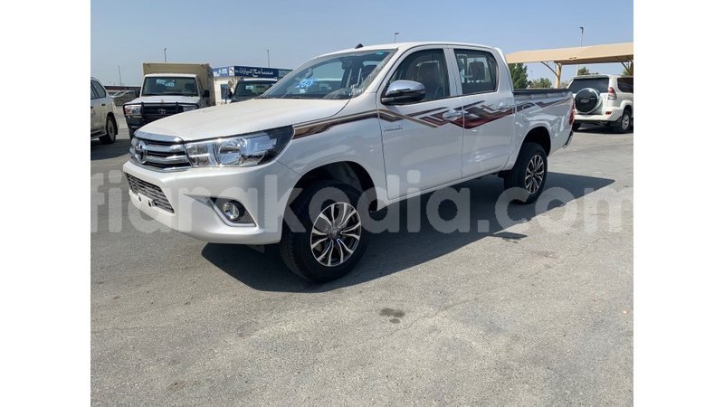 Big with watermark toyota hilux diana import dubai 4511