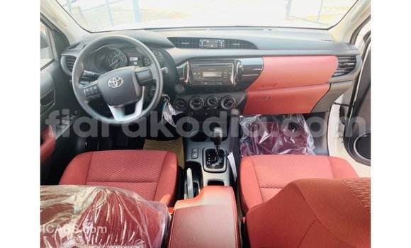 Hividy Toyota Hilux fotsy Car in Import - Dubai in Diana Hividy Toyota Hilux fotsy Car in Import - Dubai in Diana