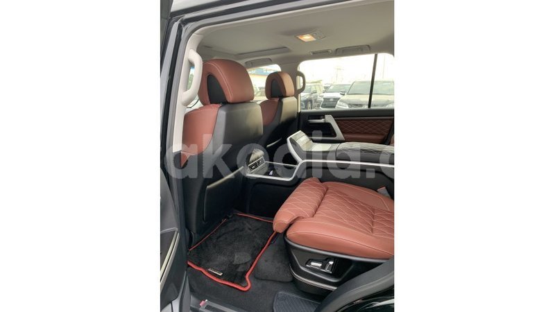 Big with watermark toyota land cruiser diana import dubai 4515