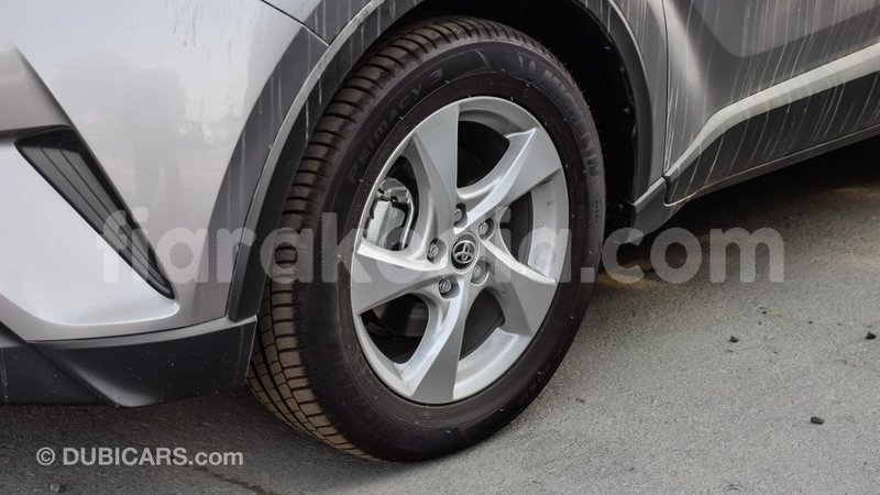 Big with watermark toyota c hr diana import dubai 4526