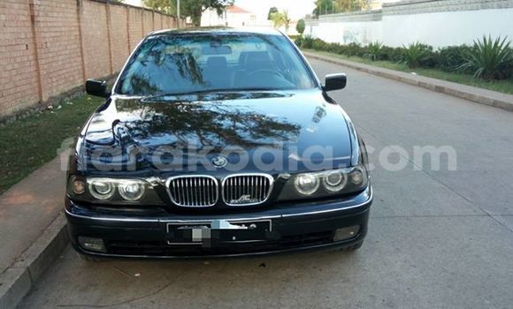 Acheter Occasion Voiture BMW 5-Series Noir à Antananarivo au Analamanga Acheter Occasion Voiture BMW 5-Series Noir à Antananarivo au Analamanga
