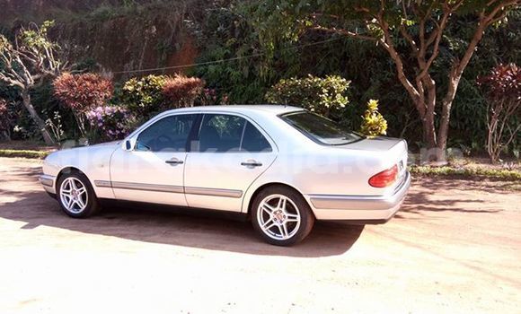 Buy Used Mercedes‒Benz E–Class Silver Car in Antananarivo in Analamanga