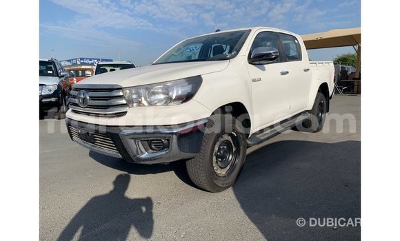 Hividy Toyota Hilux fotsy Car in Import - Dubai in Diana Hividy Toyota Hilux fotsy Car in Import - Dubai in Diana