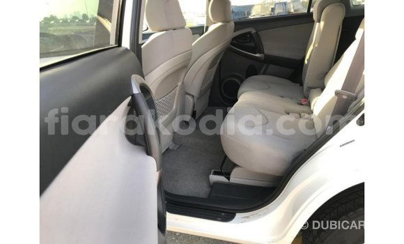 Acheter Import Utilitaire Toyota HiAce Blanc à Import - Dubai, Diana Acheter Import Utilitaire Toyota HiAce Blanc à Import - Dubai, Diana