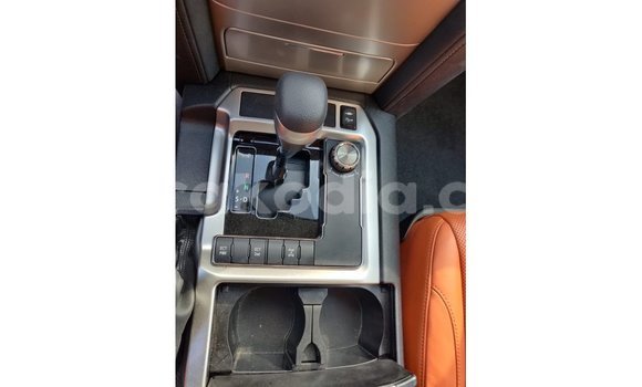 Hividy Toyota Land Cruiser fotsy Car in Import - Dubai in Diana Hividy Toyota Land Cruiser fotsy Car in Import - Dubai in Diana