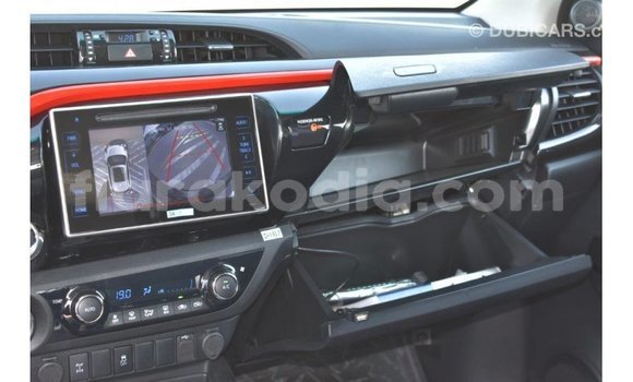 Acheter Import Voiture Toyota Hilux Noir à Import - Dubai, Diana Acheter Import Voiture Toyota Hilux Noir à Import - Dubai, Diana