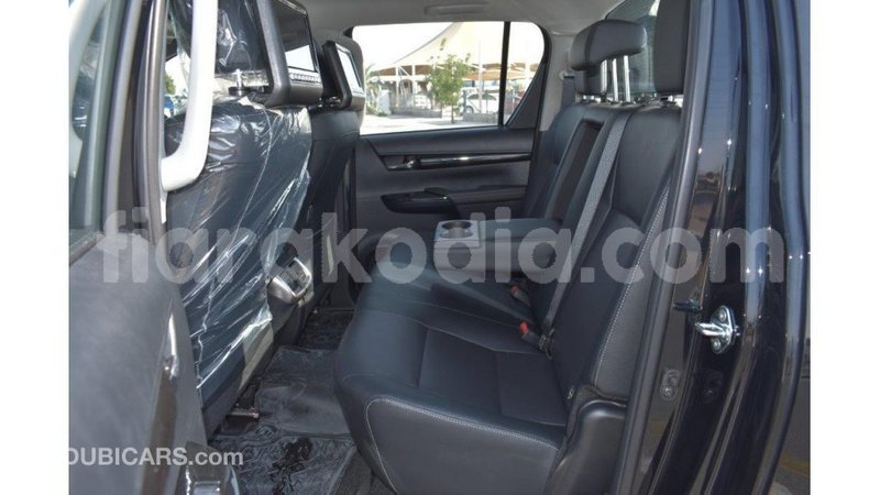 Big with watermark toyota hilux diana import dubai 4550