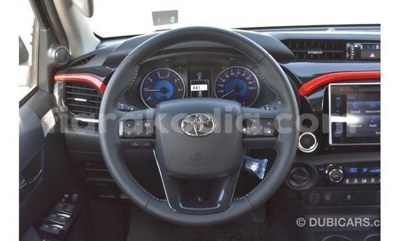 Acheter Import Voiture Toyota Hilux Noir à Import - Dubai, Diana Acheter Import Voiture Toyota Hilux Noir à Import - Dubai, Diana
