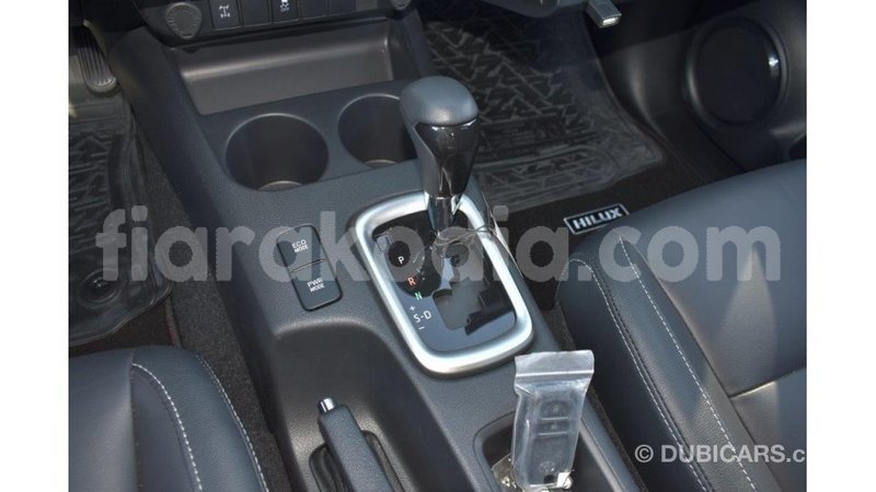 Big with watermark toyota hilux diana import dubai 4550
