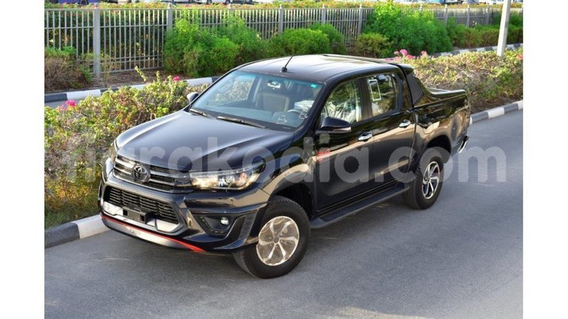 Big with watermark toyota hilux diana import dubai 4552