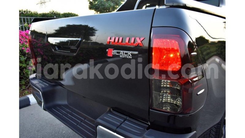 Big with watermark toyota hilux diana import dubai 4552