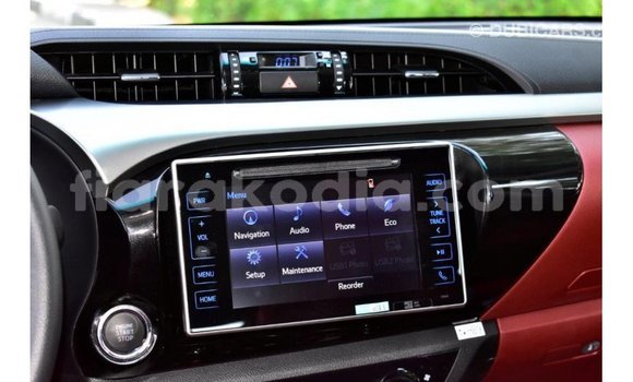 Acheter Import Voiture Toyota Hilux Noir à Import - Dubai, Diana Acheter Import Voiture Toyota Hilux Noir à Import - Dubai, Diana