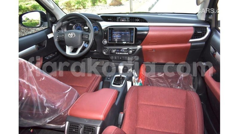 Big with watermark toyota hilux diana import dubai 4552