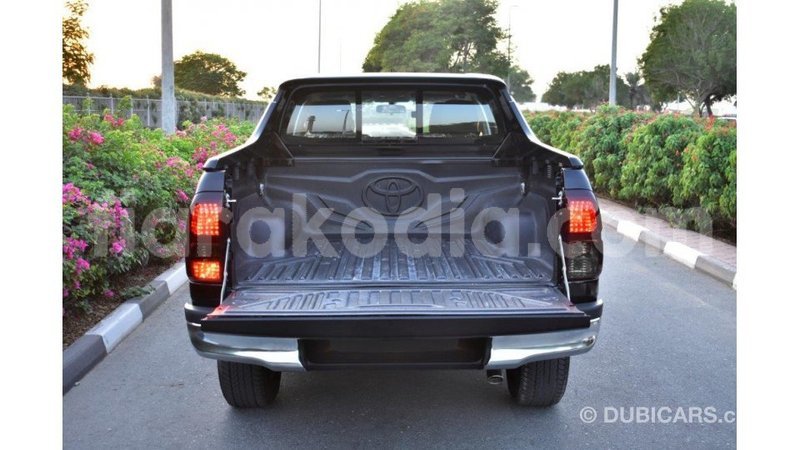 Big with watermark toyota hilux diana import dubai 4552